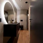 Charming 4-bed In Center