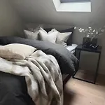 Charming 4-bed In Center 아파트