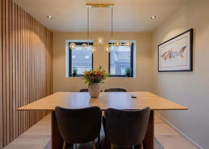 Daire Charming 4-bed In Center Bergen