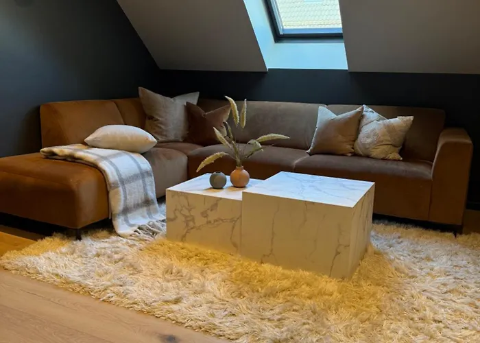 Daire Charming 4-bed In Center *